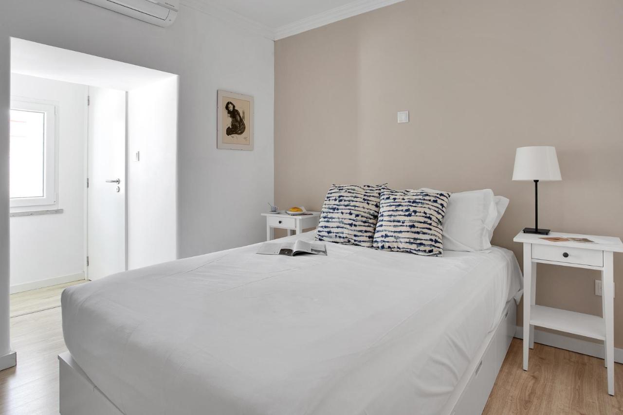 Modern 2 Bedroom Apartment In Estrela With Outside Terrace! Amazing For Families, Couples, Friends Lisboa Exterior foto
