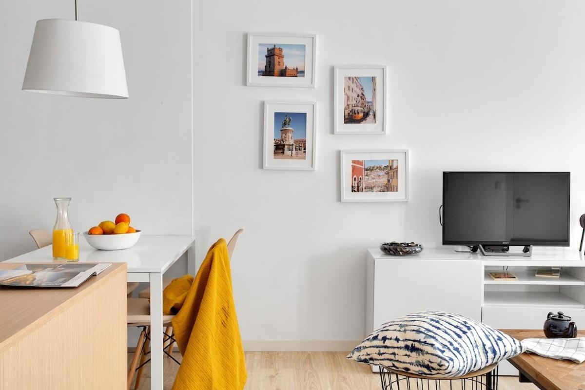 Modern 2 Bedroom Apartment In Estrela With Outside Terrace! Amazing For Families, Couples, Friends Lisboa Exterior foto