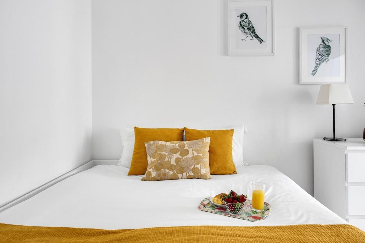 Modern 2 Bedroom Apartment In Estrela With Outside Terrace! Amazing For Families, Couples, Friends Lisboa Exterior foto